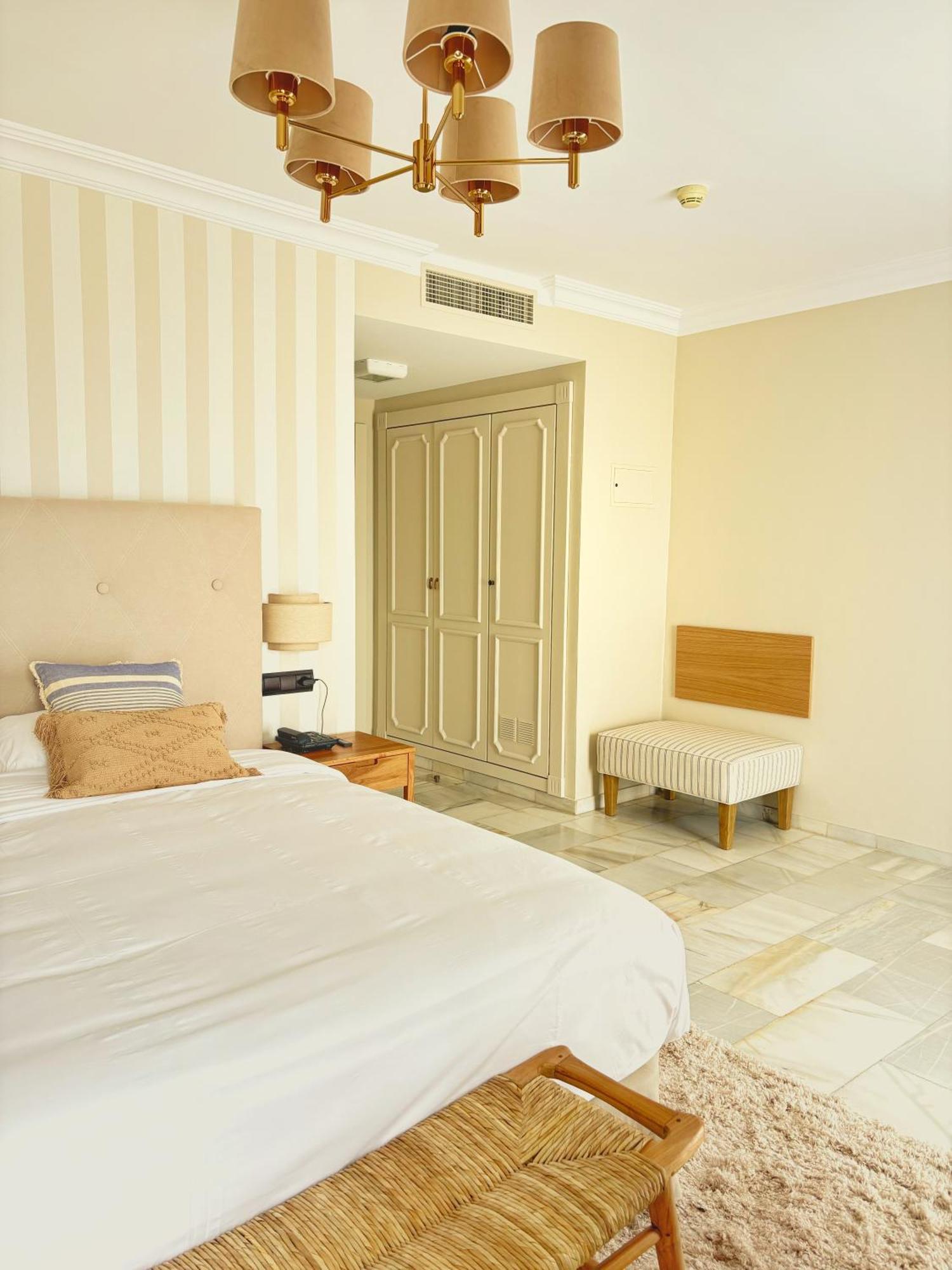 Hotel La Fonda 베날마데나코스타 외부 사진