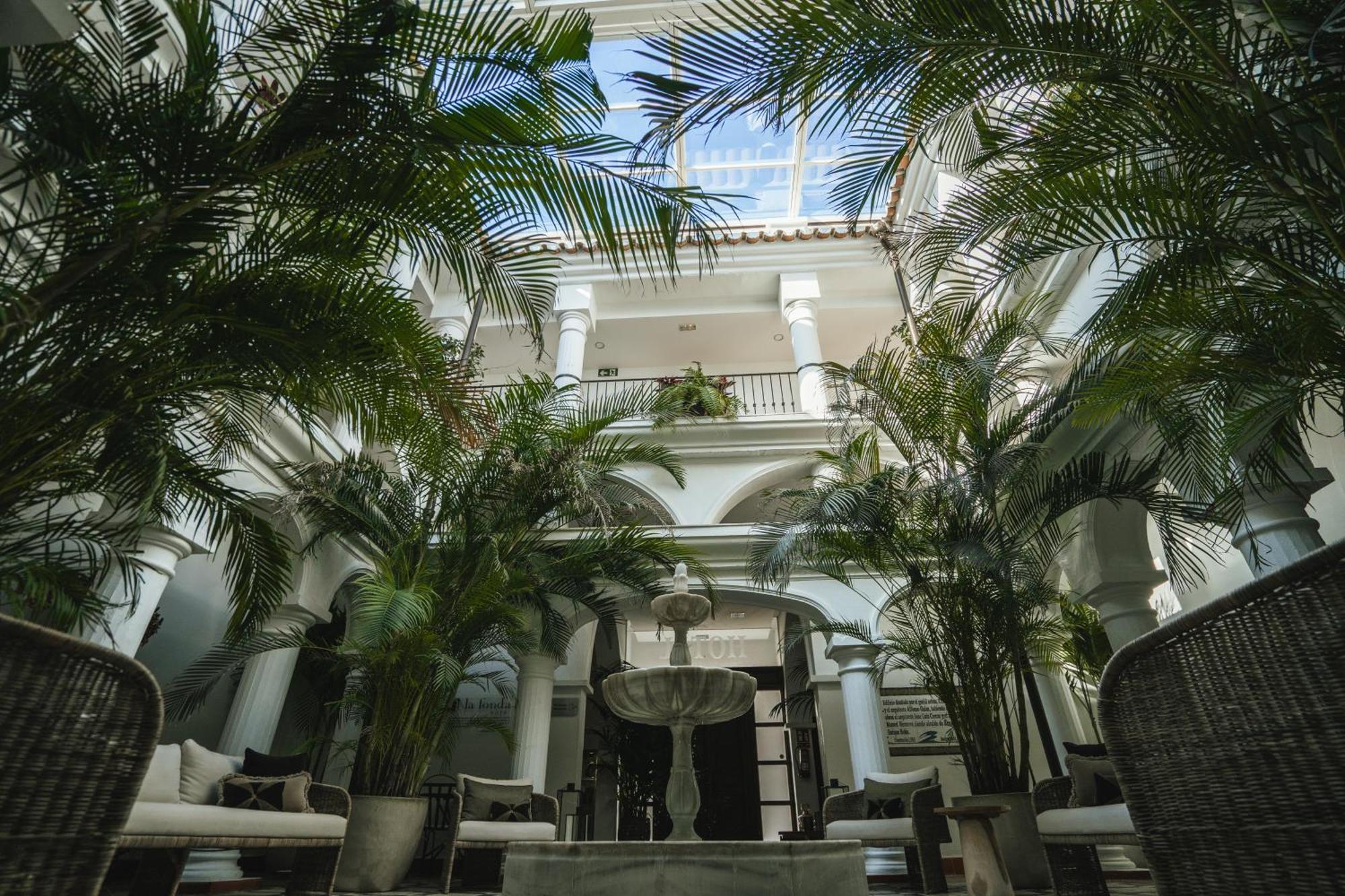 Hotel La Fonda 베날마데나코스타 외부 사진